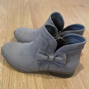Little girls ankle boots size 1